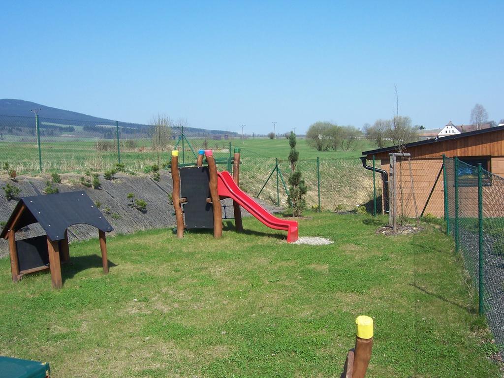 Penzion Jecminek Cervena Voda Luaran gambar